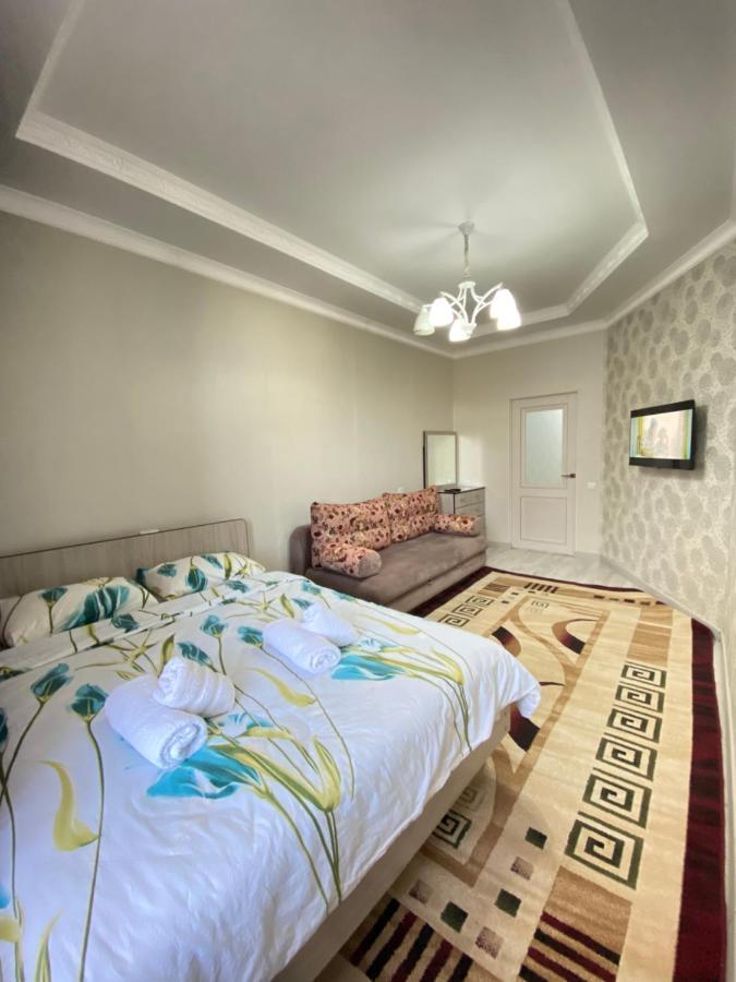 Atlantis Apartment Bishkek Bagian luar foto