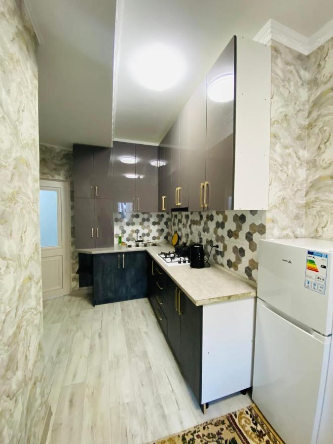 Atlantis Apartment Bishkek Bagian luar foto