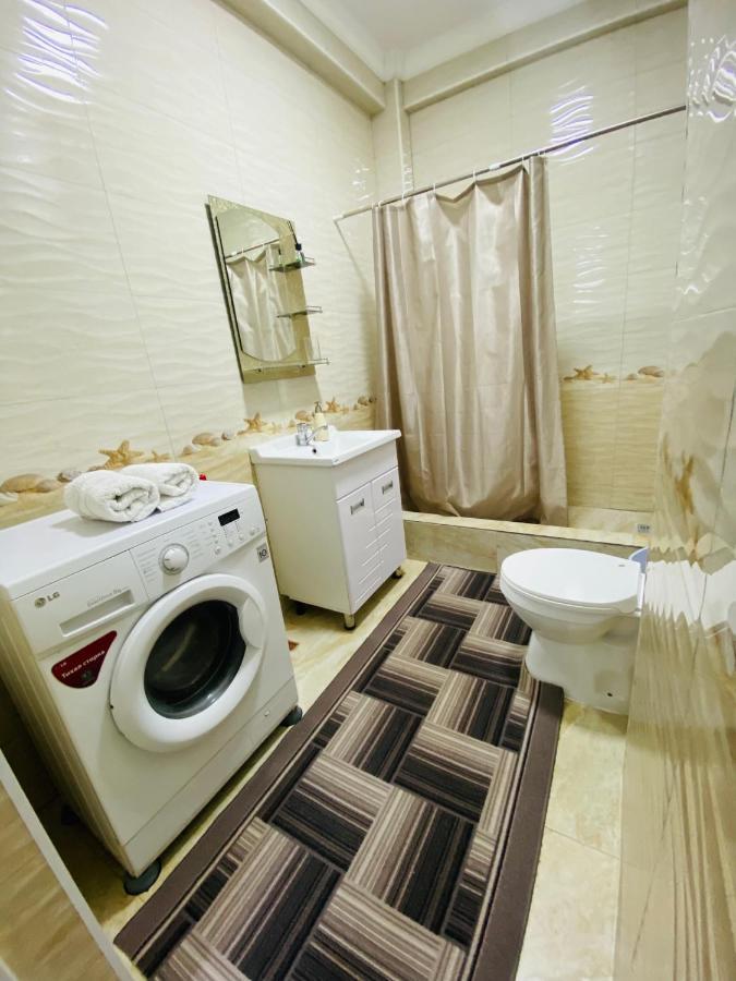 Atlantis Apartment Bishkek Bagian luar foto
