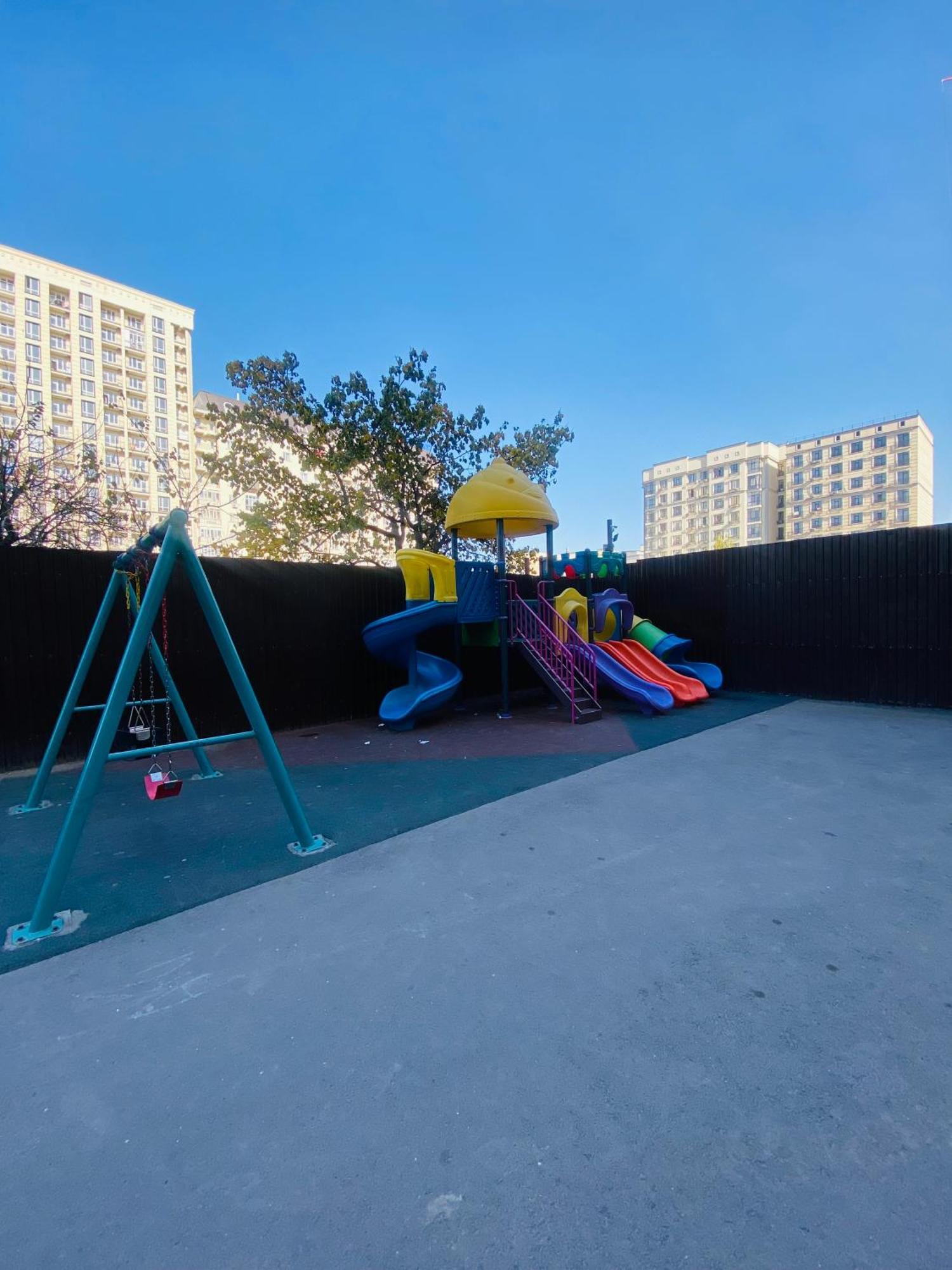 Atlantis Apartment Bishkek Bagian luar foto